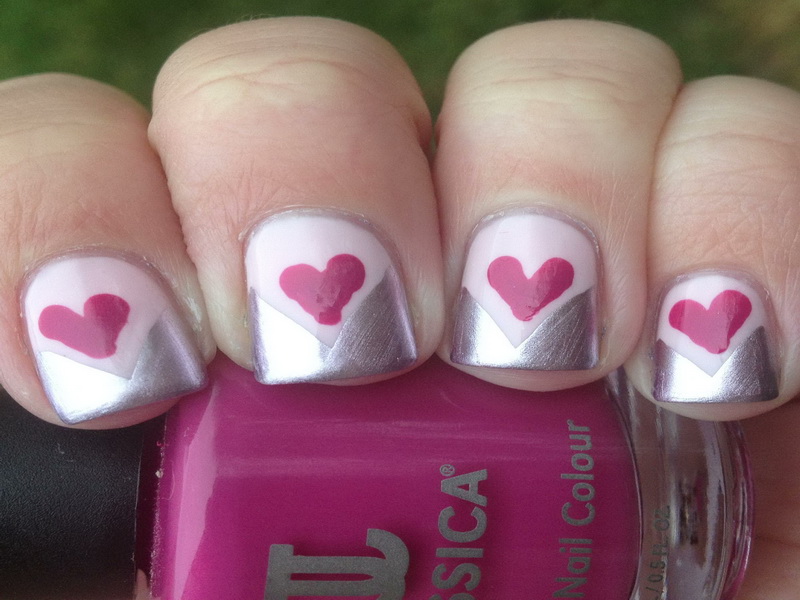 Cute-Ways-to-Paint-Your-Nails-for-Chevron-Valentines-Day
